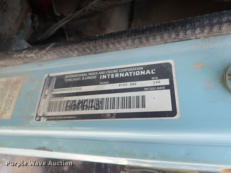 image for item DI4613 2002 International 4700  dump truck