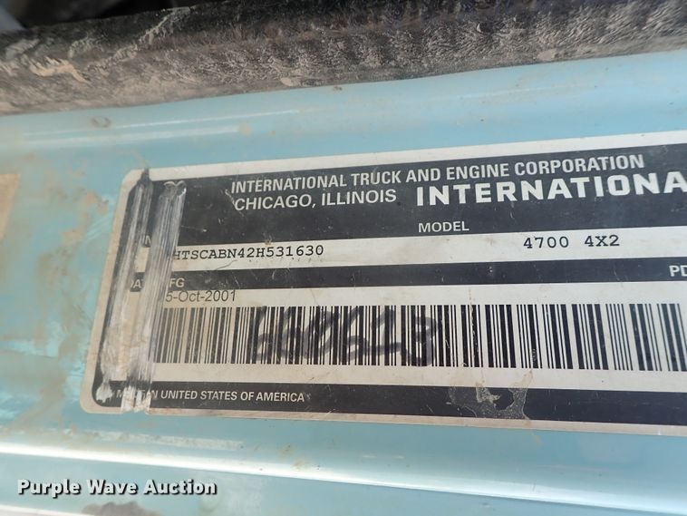 image for item DI4613 2002 International 4700  dump truck