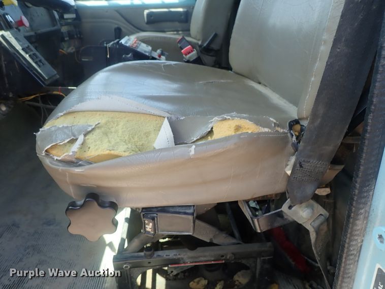 image for item DI4613 2002 International 4700  dump truck