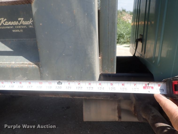 image for item DI4613 2002 International 4700  dump truck