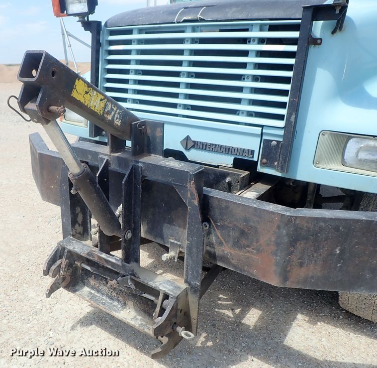 image for item DI4613 2002 International 4700  dump truck