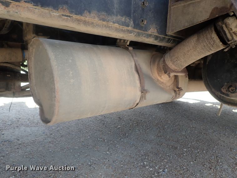 image for item DI4613 2002 International 4700  dump truck