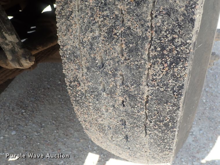 image for item DI4613 2002 International 4700  dump truck