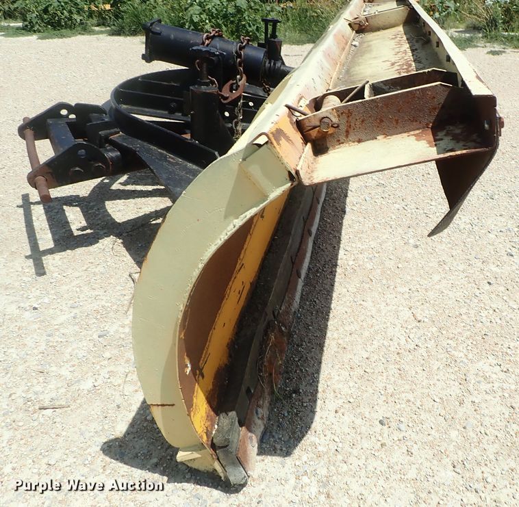 image for item DI4613 2002 International 4700  dump truck