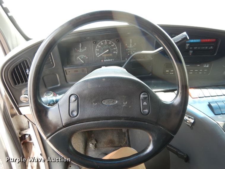 image for item DI5254 1995 Ford Econoline E350  ambulance