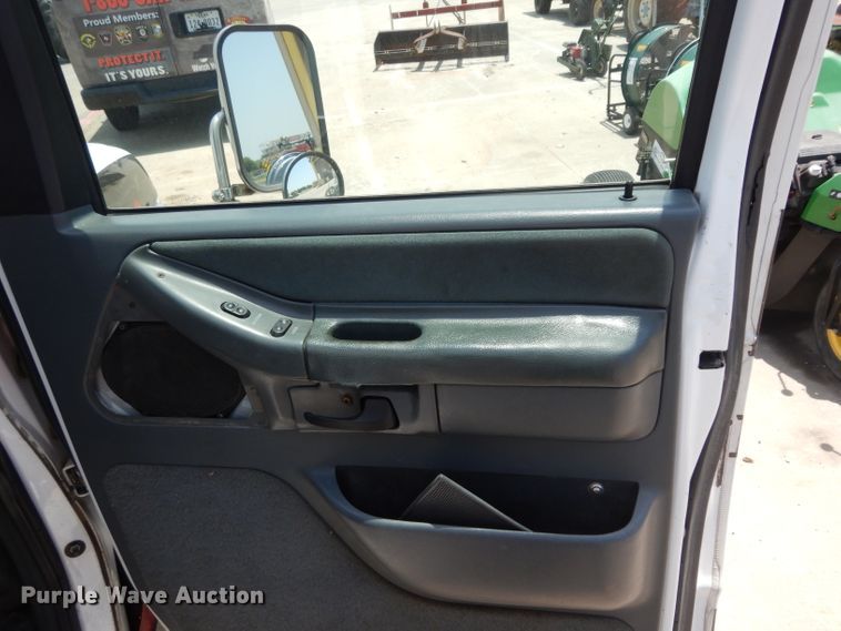 image for item DI5254 1995 Ford Econoline E350  ambulance