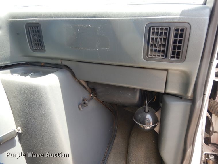 image for item DI5254 1995 Ford Econoline E350  ambulance