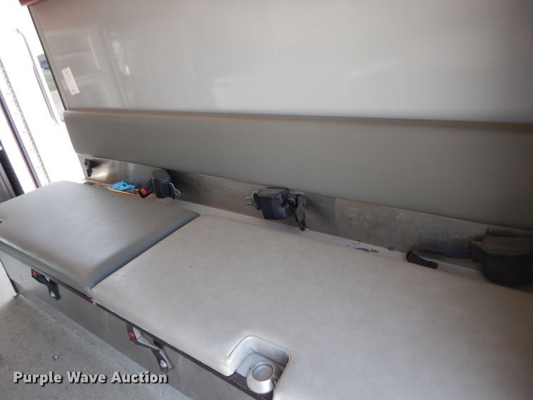 image for item DI5254 1995 Ford Econoline E350  ambulance