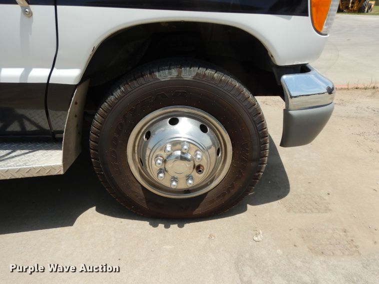 image for item DI5254 1995 Ford Econoline E350  ambulance