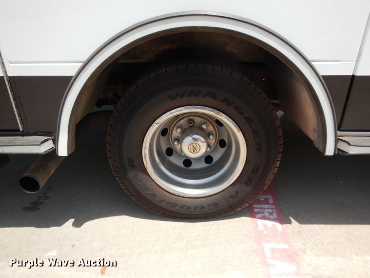 image for item DI5254 1995 Ford Econoline E350  ambulance