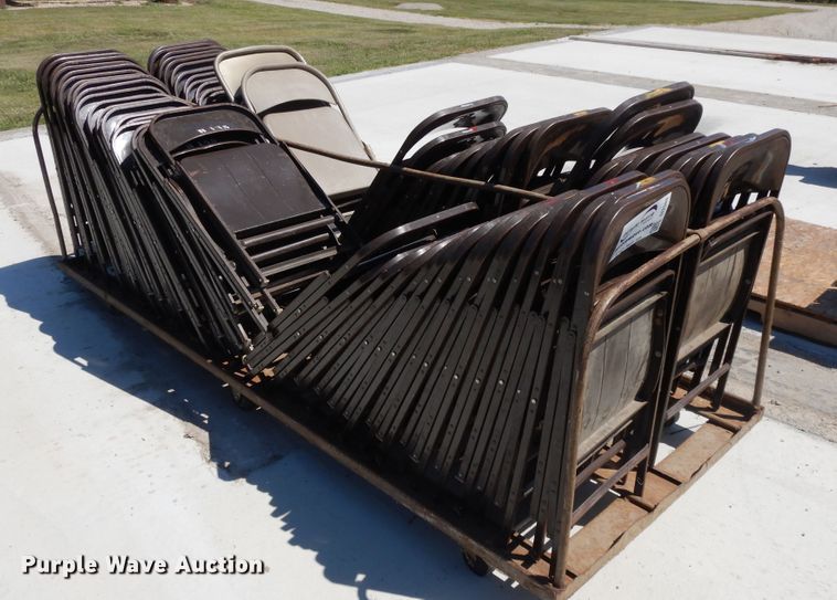 image for item DI7580 Approximately 84 folding chairs