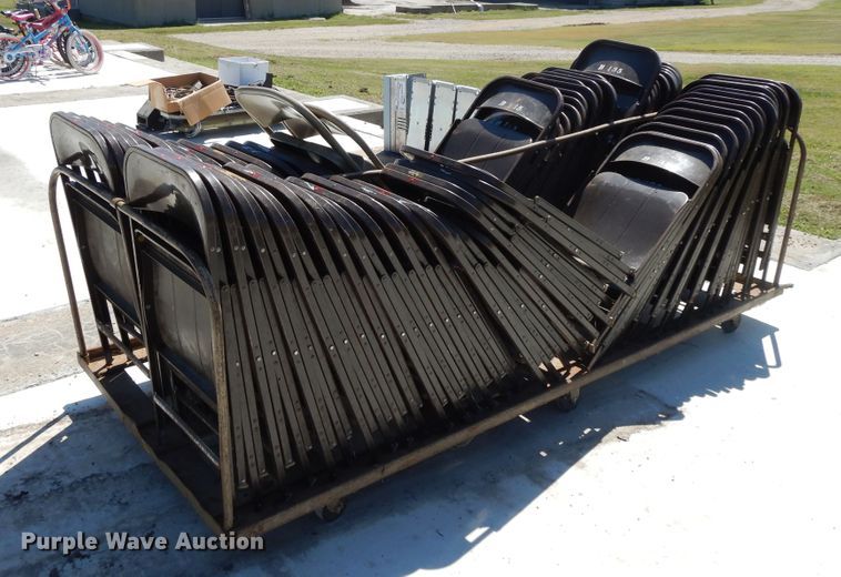 image for item DI7580 Approximately 84 folding chairs