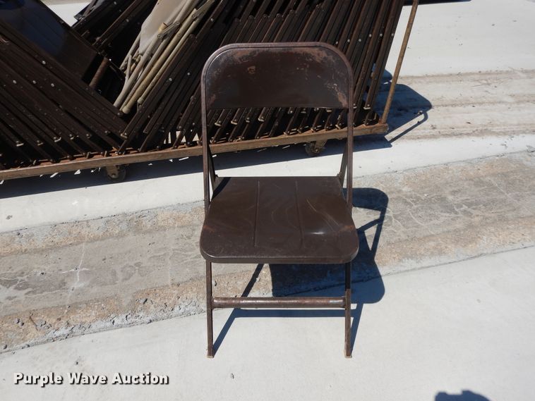 image for item DI7580 Approximately 84 folding chairs