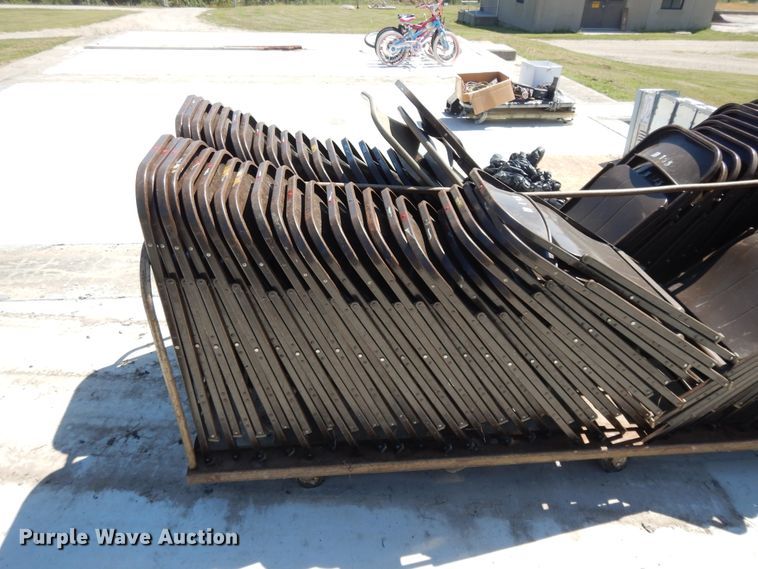 image for item DI7580 Approximately 84 folding chairs