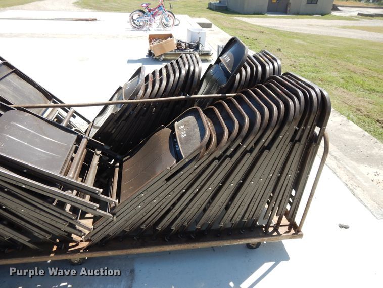 image for item DI7580 Approximately 84 folding chairs