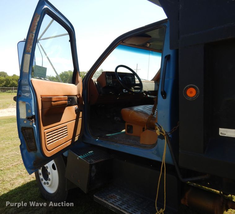 image for item DI7584 1991 Chevrolet Kodiak C7500  dump truck