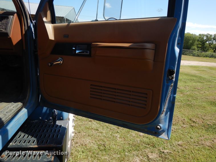 image for item DI7584 1991 Chevrolet Kodiak C7500  dump truck