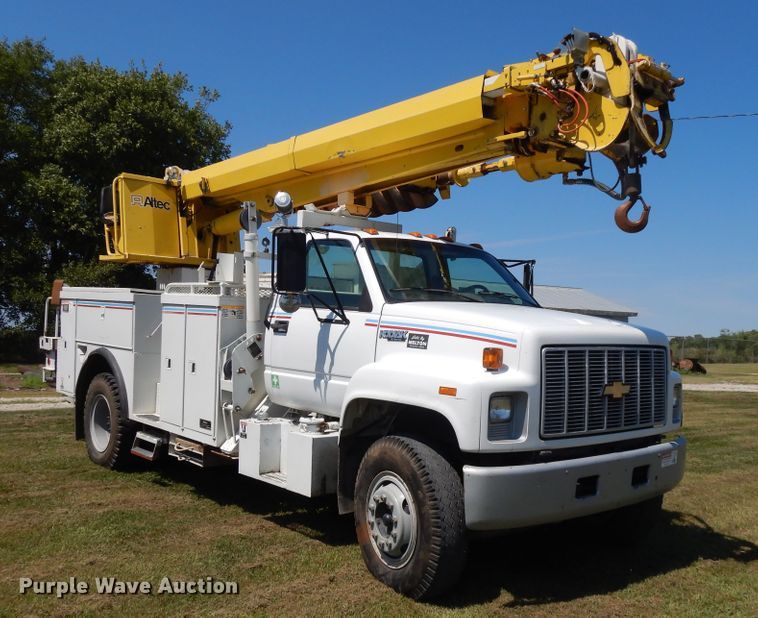 image for item DI7585 1993 Chevrolet Kodiak C6500  digger derrick truck