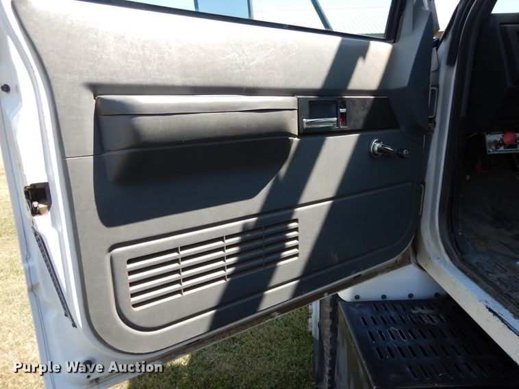 image for item DI7585 1993 Chevrolet Kodiak C6500  digger derrick truck