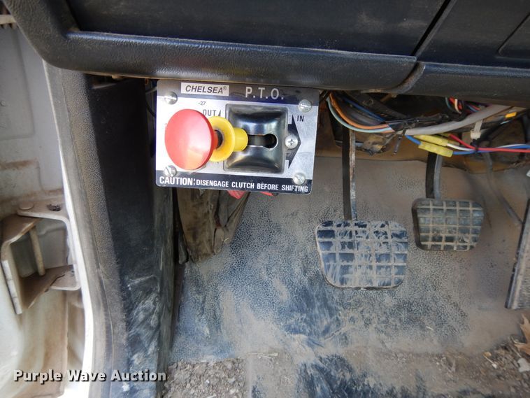 image for item DI7585 1993 Chevrolet Kodiak C6500  digger derrick truck