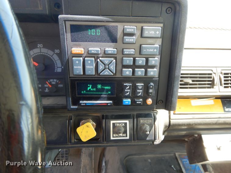 image for item DI7585 1993 Chevrolet Kodiak C6500  digger derrick truck