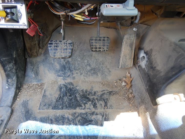 image for item DI7585 1993 Chevrolet Kodiak C6500  digger derrick truck