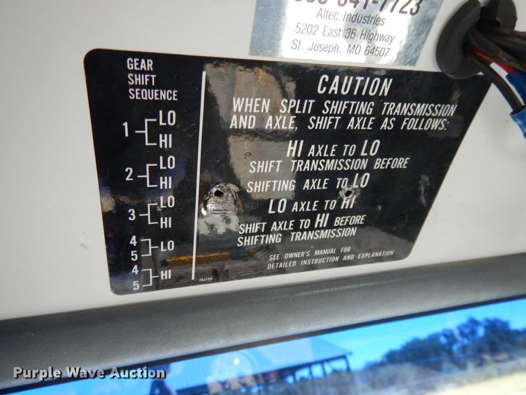 image for item DI7585 1993 Chevrolet Kodiak C6500  digger derrick truck