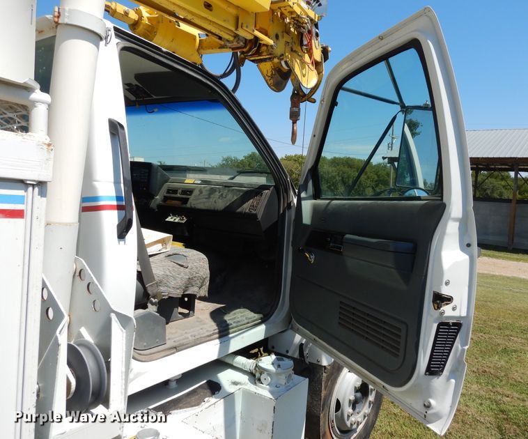 image for item DI7585 1993 Chevrolet Kodiak C6500  digger derrick truck