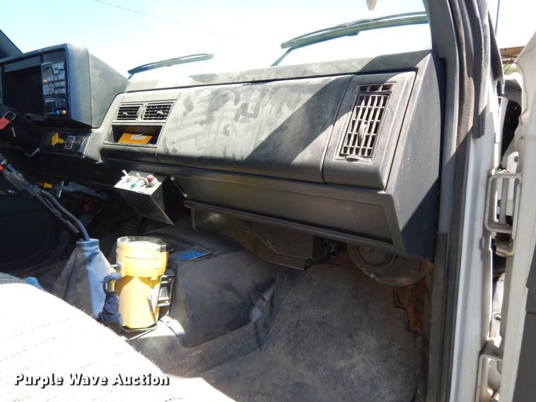 image for item DI7585 1993 Chevrolet Kodiak C6500  digger derrick truck