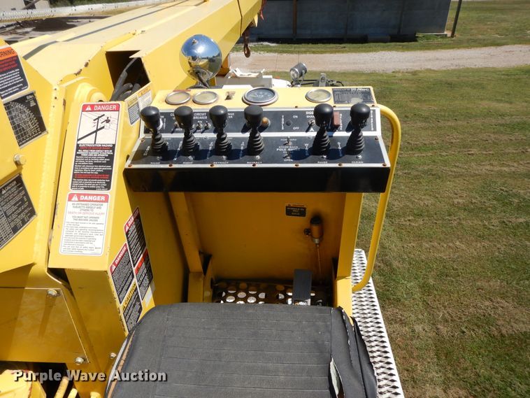 image for item DI7585 1993 Chevrolet Kodiak C6500  digger derrick truck