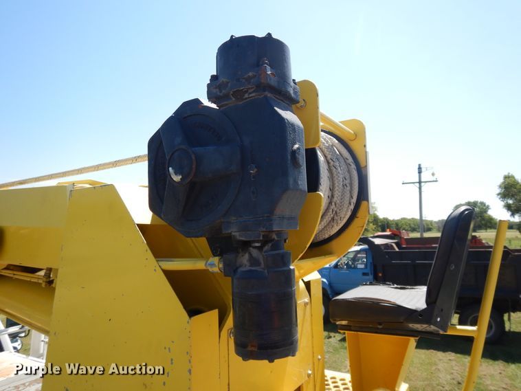 image for item DI7585 1993 Chevrolet Kodiak C6500  digger derrick truck