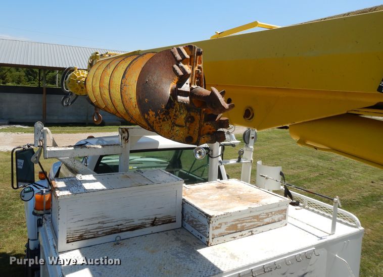 image for item DI7585 1993 Chevrolet Kodiak C6500  digger derrick truck