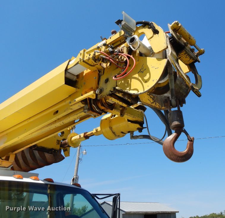 image for item DI7585 1993 Chevrolet Kodiak C6500  digger derrick truck