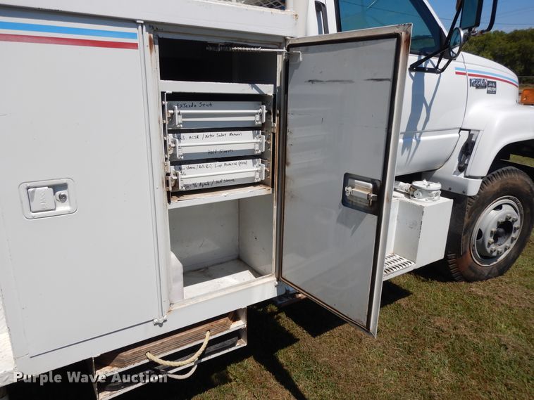 image for item DI7585 1993 Chevrolet Kodiak C6500  digger derrick truck