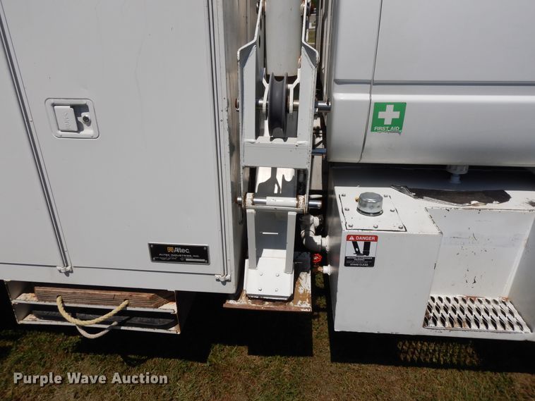 image for item DI7585 1993 Chevrolet Kodiak C6500  digger derrick truck