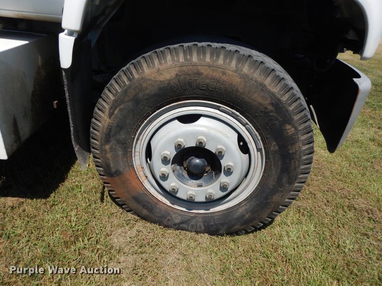 image for item DI7585 1993 Chevrolet Kodiak C6500  digger derrick truck