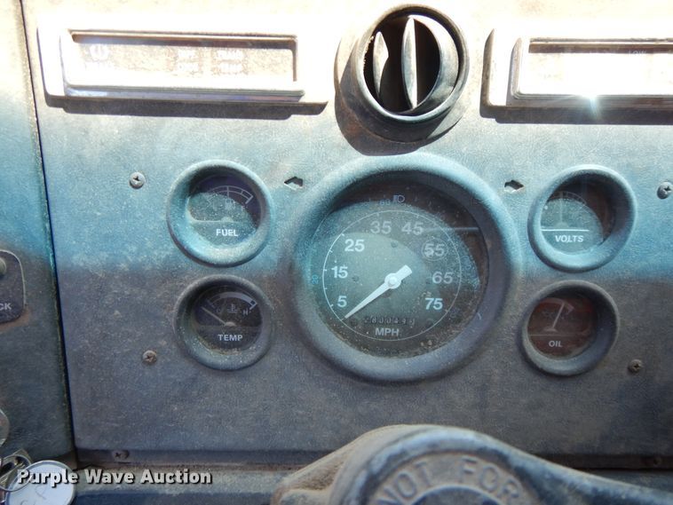 image for item DI7588 1989 Ford L8000  dump truck