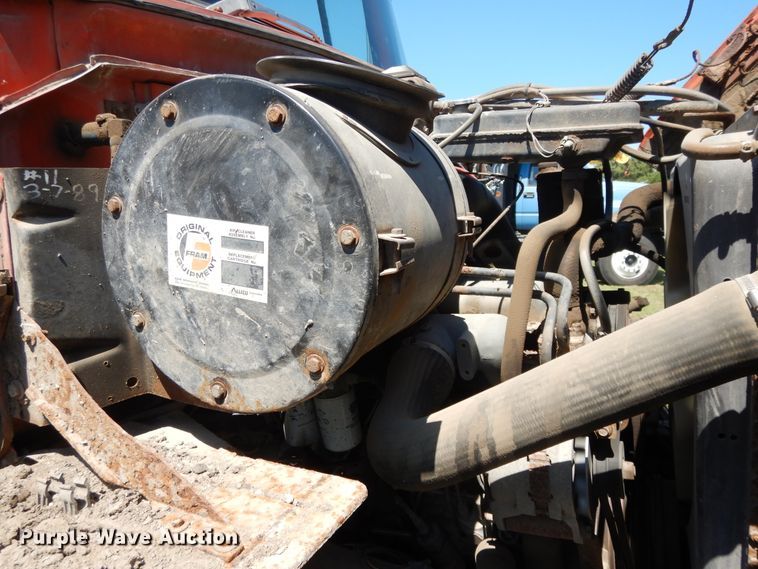 image for item DI7588 1989 Ford L8000  dump truck