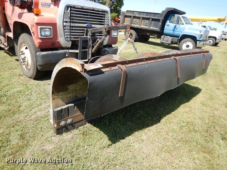 image for item DI7588 1989 Ford L8000  dump truck