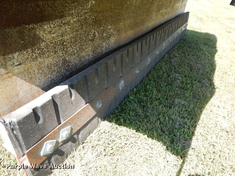 image for item DI7588 1989 Ford L8000  dump truck