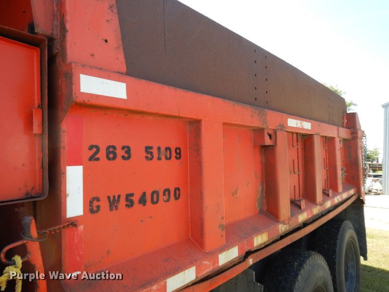 image for item DI7588 1989 Ford L8000  dump truck