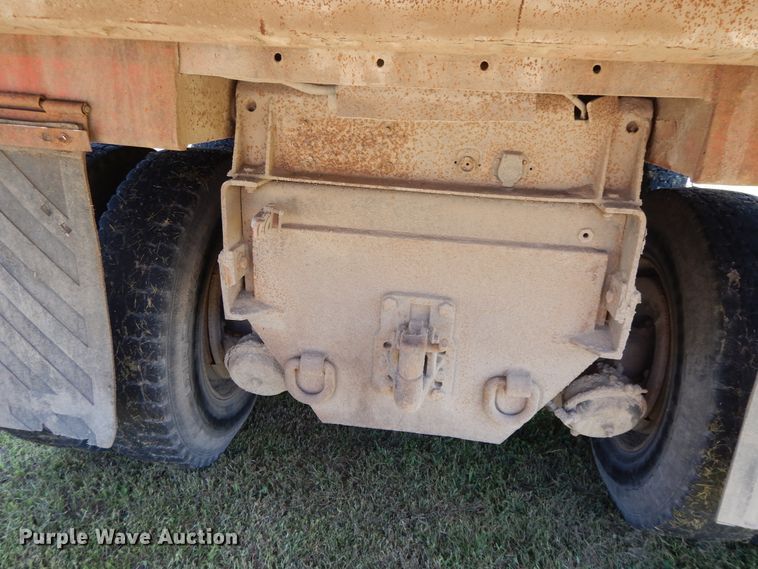 image for item DI7588 1989 Ford L8000  dump truck