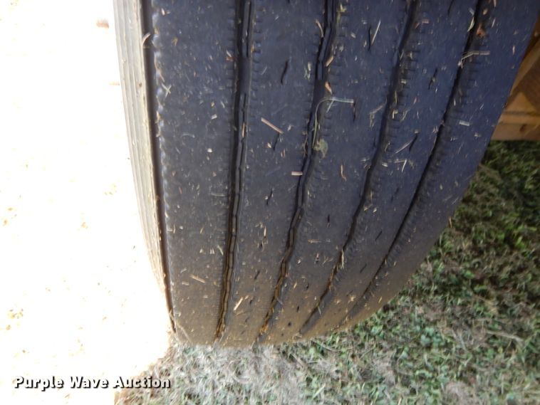 image for item DI7588 1989 Ford L8000  dump truck