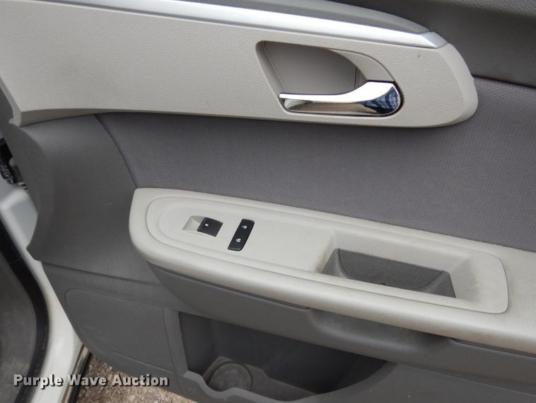 image for item DJ4299 2012 Chevrolet Traverse LS  SUV