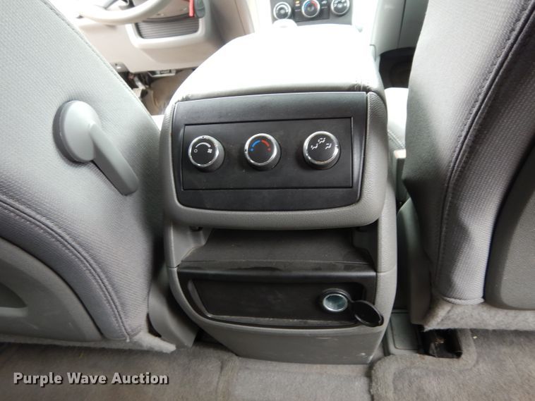 image for item DJ4299 2012 Chevrolet Traverse LS  SUV