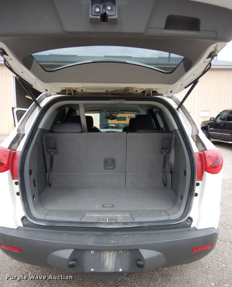 image for item DJ4299 2012 Chevrolet Traverse LS  SUV