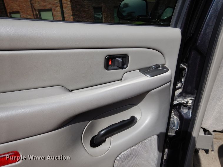 image for item DJ4363 2005 Chevrolet Tahoe  SUV