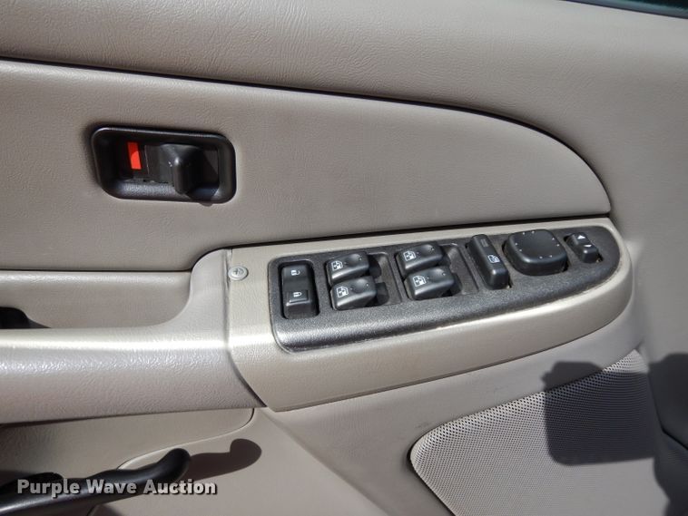 image for item DJ4363 2005 Chevrolet Tahoe  SUV