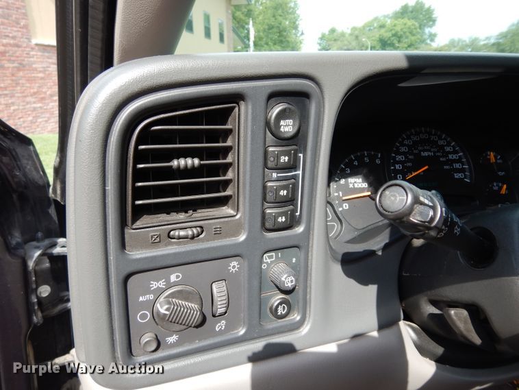 image for item DJ4363 2005 Chevrolet Tahoe  SUV