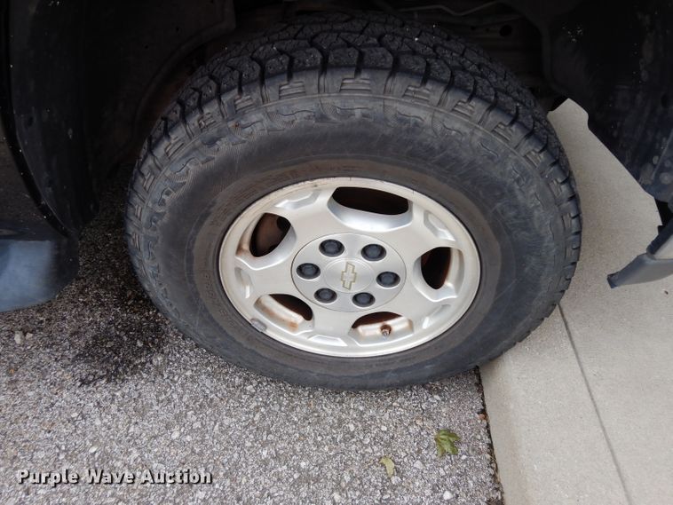 image for item DJ4363 2005 Chevrolet Tahoe  SUV